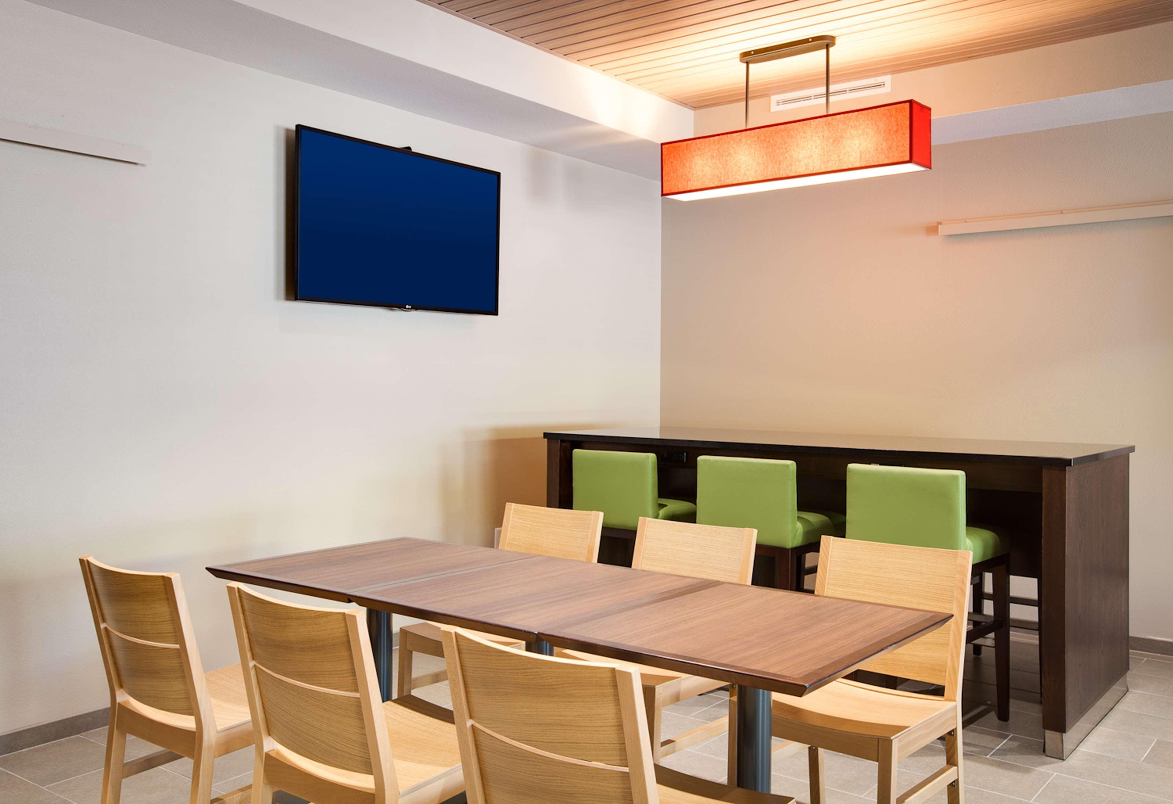 Country Inn & Suites By Radisson, Springfield Southeast Εξωτερικό φωτογραφία